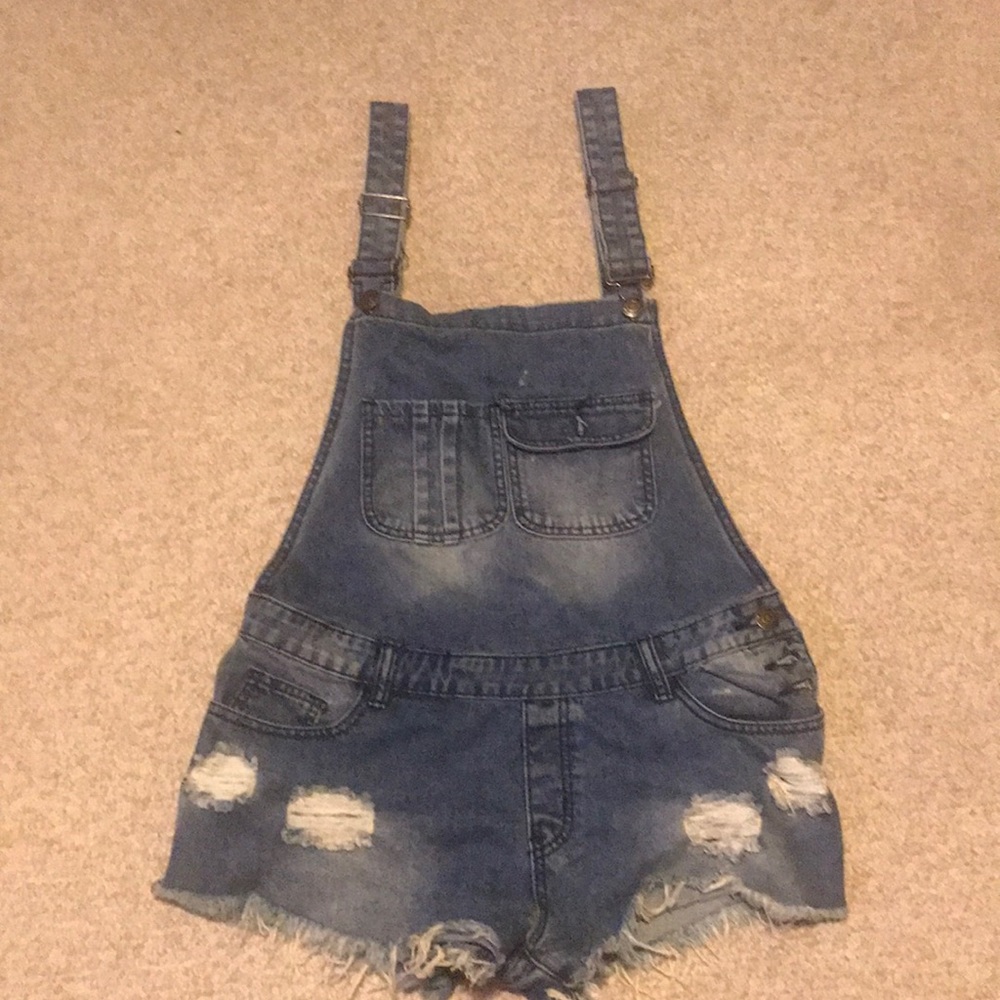Sexy Denim overall shorts with low back